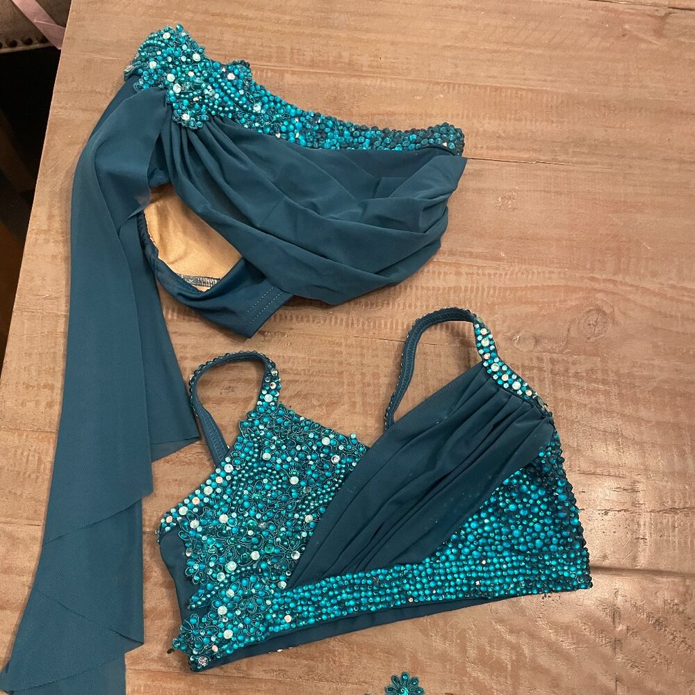 ✨ Stunning Teal 2-Piece Dance Solo Costume – Child Medium ✨